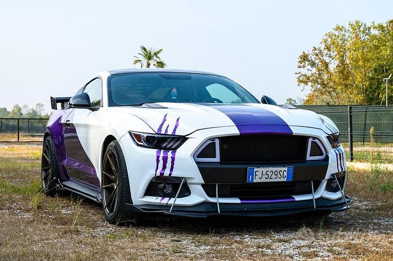 Usata Ford Mustang 317 CV (233 kW) 2016 Bianco Coupé