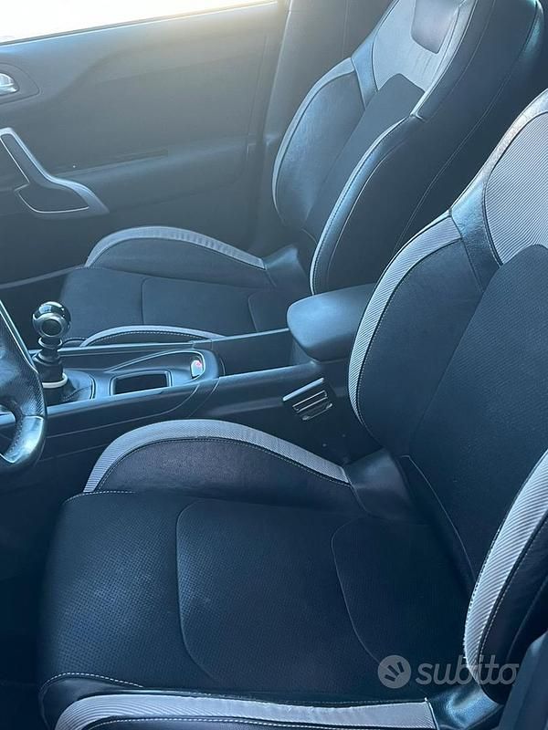 Usata Citroën DS4 So Chic 120 CV (88 kW) 2015 Nero Utilitaria