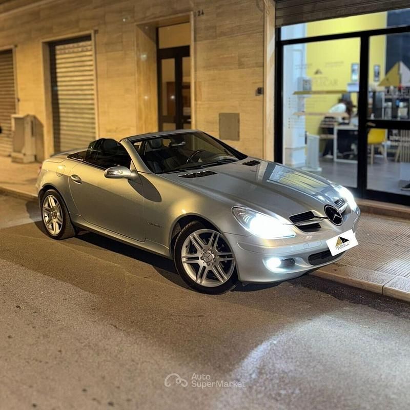 Grigio Usata 2005 Mercedes SLK200 Cabrio | 12.950 € (Molto cara) - Immagine 1/4