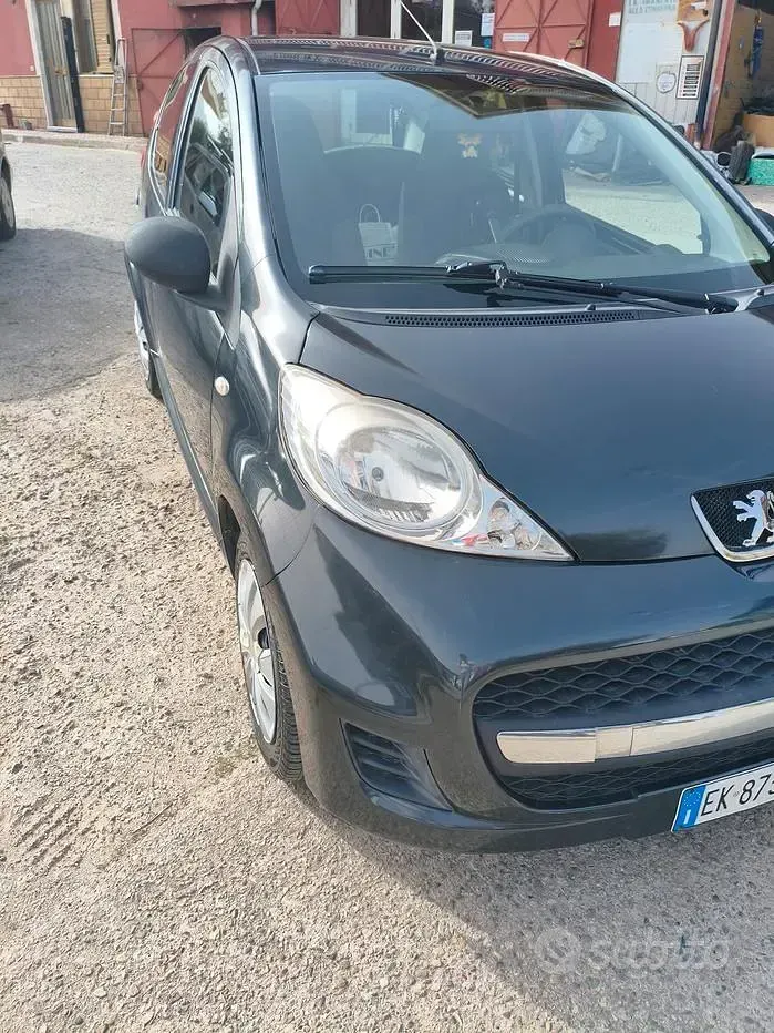 Usata Peugeot 107 68 CV (50 kW) 2011 Nero Utilitaria