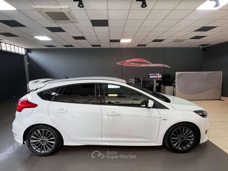 Usata Ford Focus ST-Line 125 CV (91 kW) 2018 Bianco Berlina