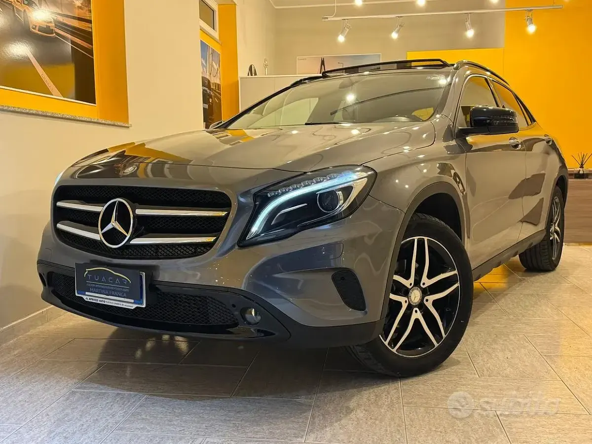Usata Mercedes GLA200 Premium 136 CV (100 kW) 2016 Grigio SUV