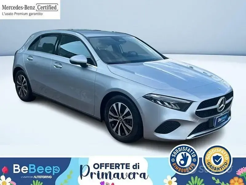 Usado Mercedes A180 Advanced 116 HP (85 kW) 2025 Prateado Sedan