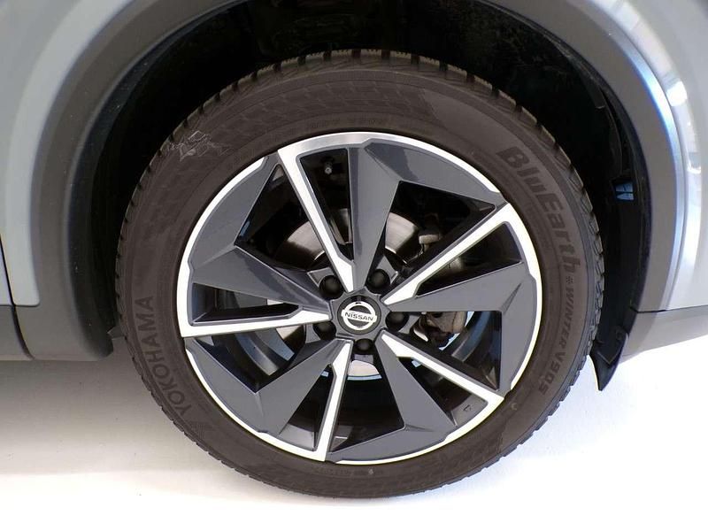 Usata Nissan Qashqai Tekna 158 CV (116 kW) 2022 Grigio pastello SUV