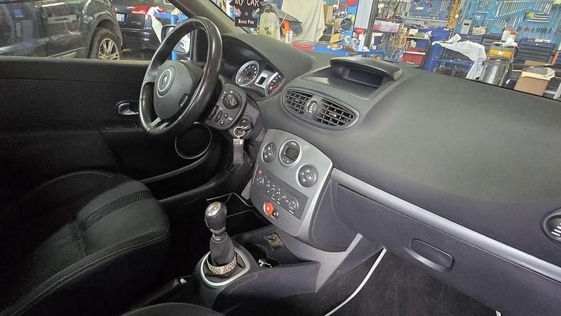 Usata Renault Clio II 179 CV (131 kW) 2007 Berlina