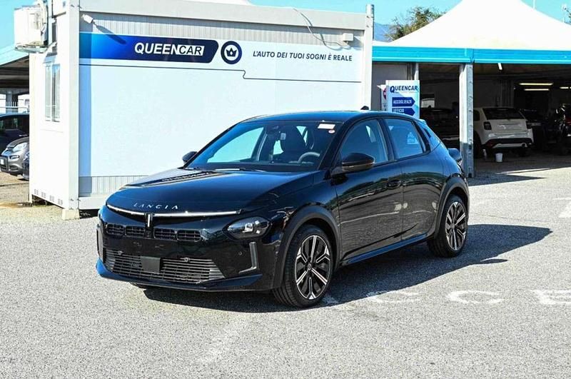 Nuova Lancia Ypsilon 101 CV (74 kW) 2026 Nero Utilitaria