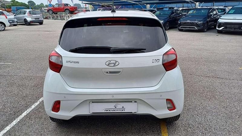 Usata Hyundai i10 67 CV (49 kW) 2023 Bianco Utilitaria