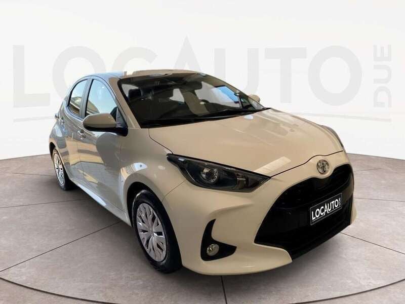 Usata Toyota Yaris Trend 72 CV (52 kW) 2022 Bianco Berlina