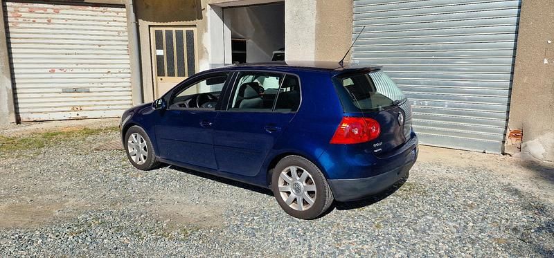 Usata VW Golf IV 140 CV (102 kW) 2006 Blu Berlina