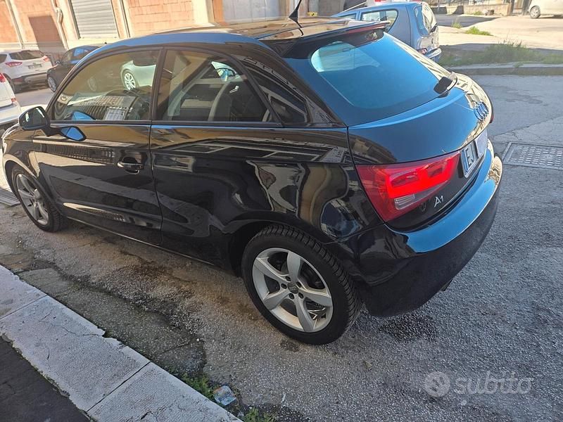 Usata Audi A1 86 CV (63 kW) 2012 Nero Utilitaria