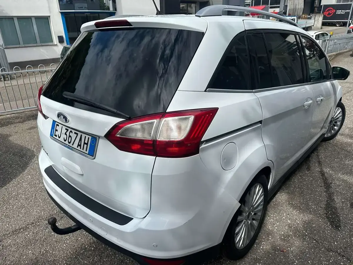 Usata Ford Grand C-Max Titanium 163 CV (119 kW) 2011 Frostweiß Monovolume