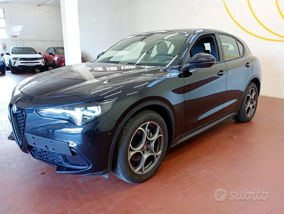 Usata Alfa Romeo Stelvio Sprint 160 CV (117 kW) 2024 Nero SUV