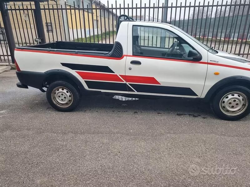 Usata Fiat Strada 2003 Bianco Pick-up