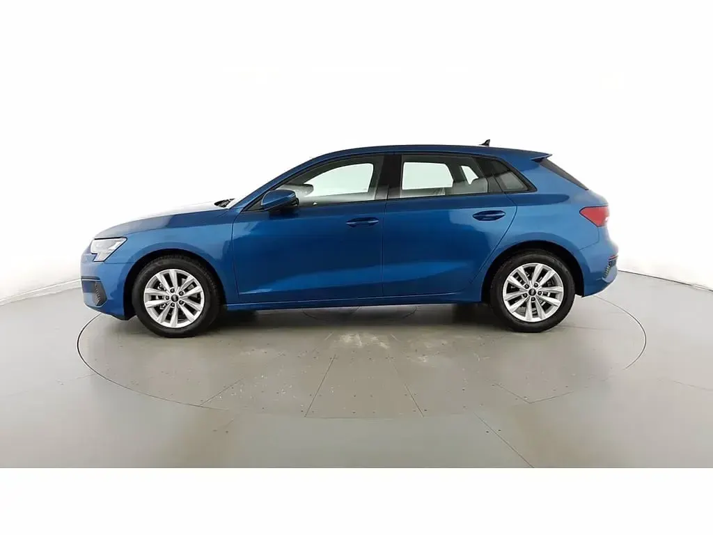 Usata Audi A3 Sportback Business 110 CV (80 kW) 2022 Blu atollo met Utilitaria