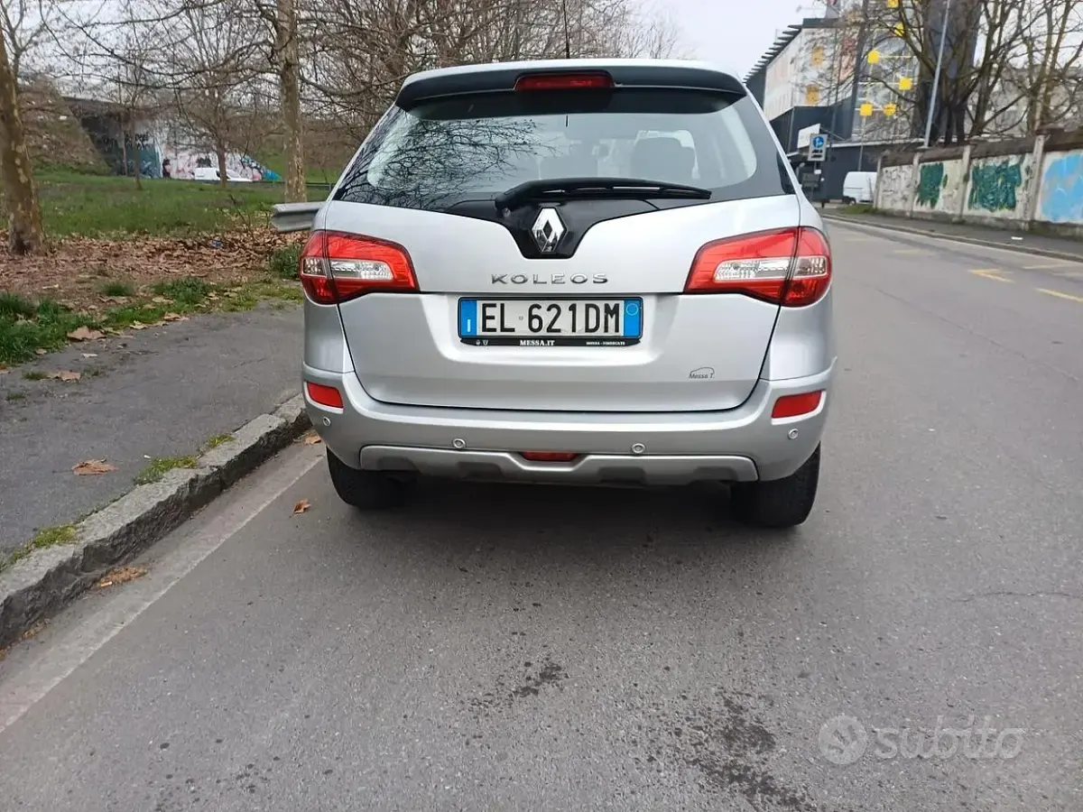 Käytetty Renault Koleos Dynamique 150 HP (110 kW) 2012 Harmaa Katumaasturi