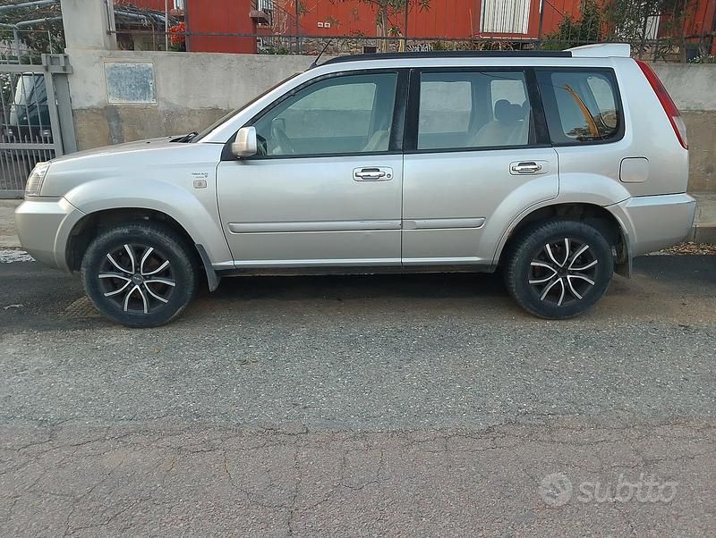 Usata Nissan X-Trail 136 CV (100 kW) 2004 Grigio SUV