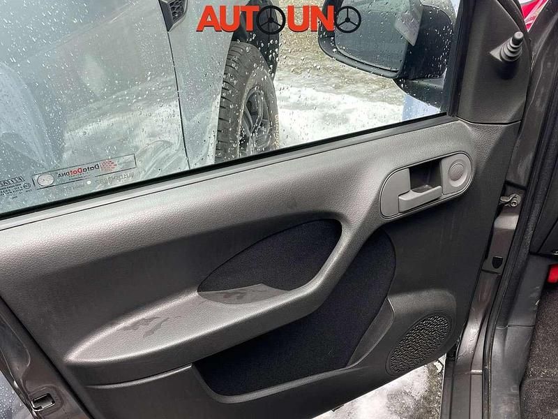 Usata Fiat Panda 4x4 Climbing 69 CV (50 kW) 2012 Grigio Utilitaria