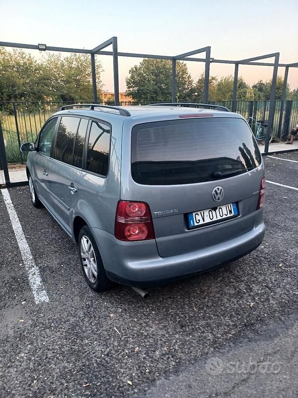 Usata VW Touran 102 CV (75 kW) 2008 Grigio Monovolume