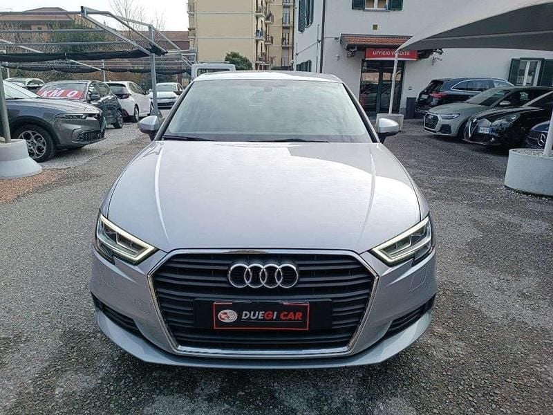 Usata Audi A3 Business 116 CV (85 kW) 2018 Argento Berlina