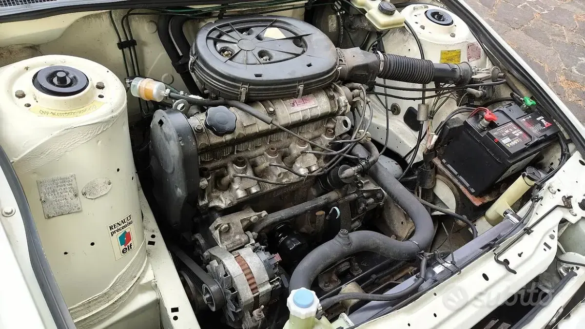 Usata Renault 21 88 CV (64 kW) 1988 Bianco Station wagon