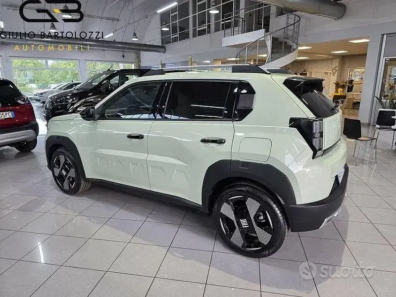 Usata Fiat Grande Panda La Prima 110 CV (80 kW) 2025 Verde Utilitaria