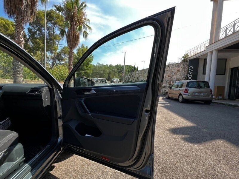 Usata VW Tiguan Executive 149 CV (109 kW) 2017 Grigio SUV