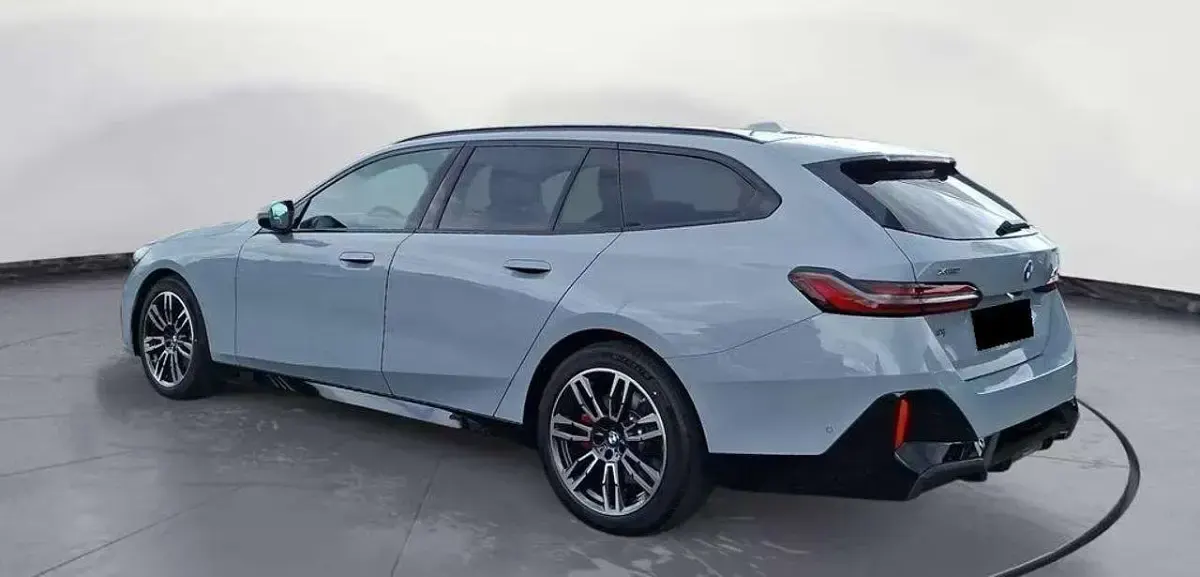 Usata BMW 520 M Sport 197 CV (144 kW) 2025 Grigio Station wagon