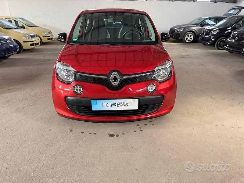 Usata Renault Twingo SE 69 CV (50 kW) 2019 Rosso Utilitaria