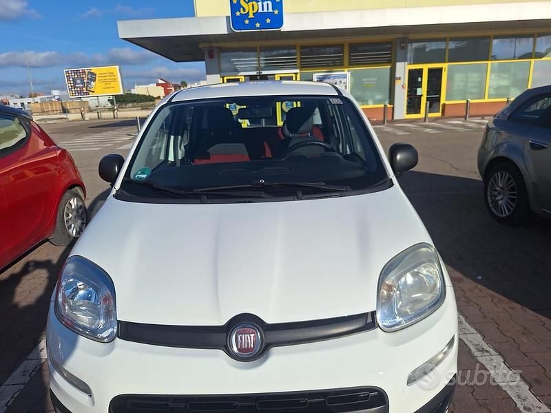Usata Fiat Panda Lounge 69 CV (50 kW) 2013 Bianco Utilitaria