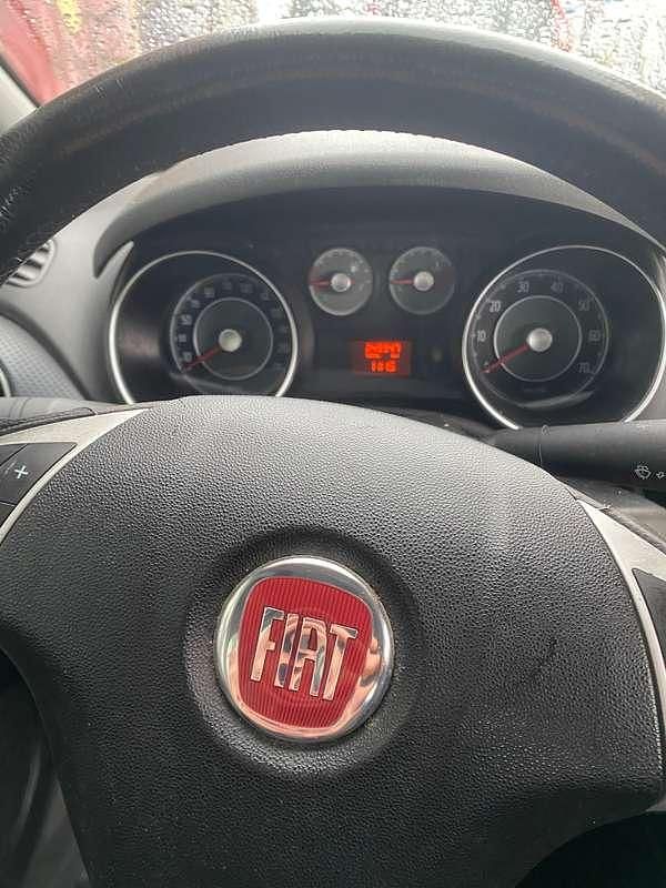 Usata Fiat Punto Evo 69 CV (50 kW) 2011 Argento Utilitaria