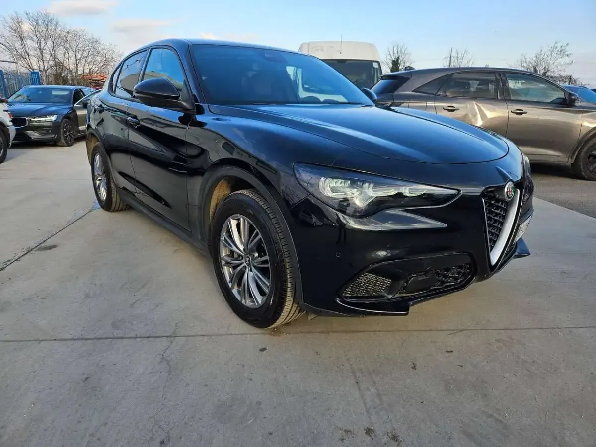 Usata Alfa Romeo Stelvio Super 209 CV (153 kW) 2023 Nero SUV