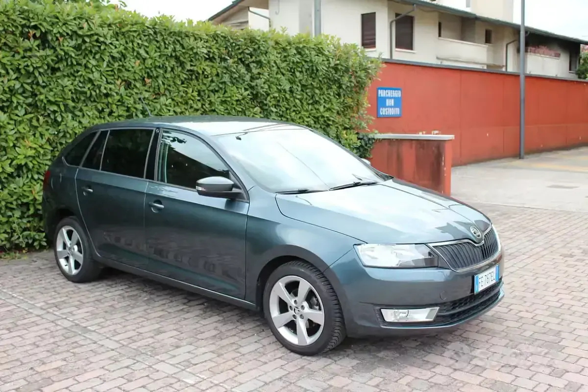 Usata Skoda Rapid 90 CV (66 kW) 2016 Utilitaria