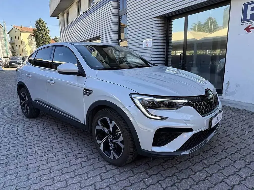 Usata Renault Arkana Techno 94 CV (69 kW) 2024 Bianco / perlato SUV