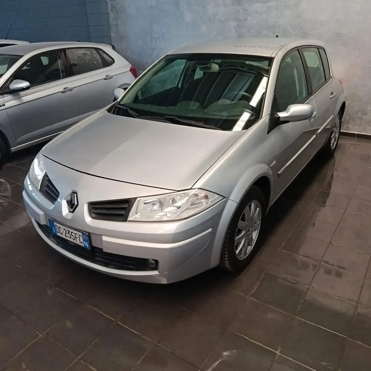 Usata Renault Mégane Dynamique 111 CV (81 kW) 2007 Argento Berlina