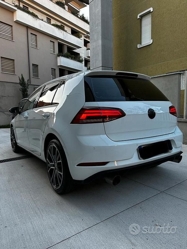Bianco Usata 2019 VW Golf Tre volumi | 14.500 € - Immagine 1/4