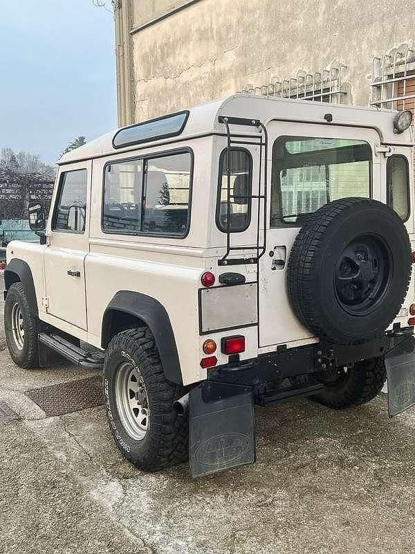 Usata Land Rover Defender 113 CV (83 kW) 1997 SUV