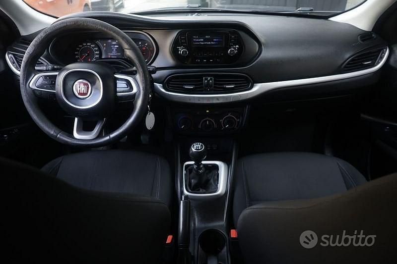 Usata Fiat Tipo Lounge 120 CV (88 kW) 2017 Grigio Station wagon