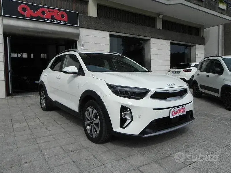 Usata Kia Stonic Style 84 CV (61 kW) 2024 Bianco SUV