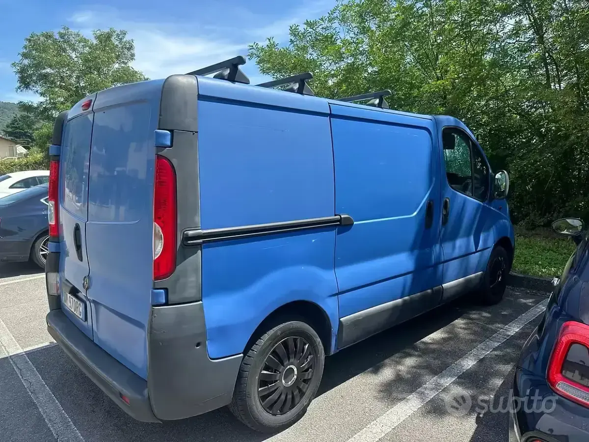 Usata Opel Vivaro 120 CV (88 kW) 2007 Monovolume