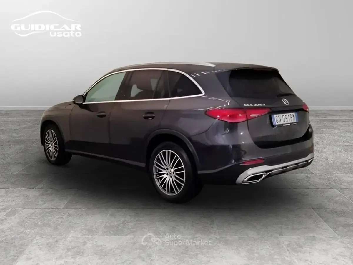 Begagnad Mercedes GLC220 Advanced Plus 197 HK (144 kW) 2023 Grå SUV