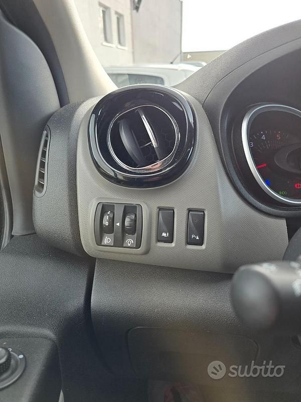 Usata Nissan NV300 121 CV (88 kW) 2019 Nero Furgone