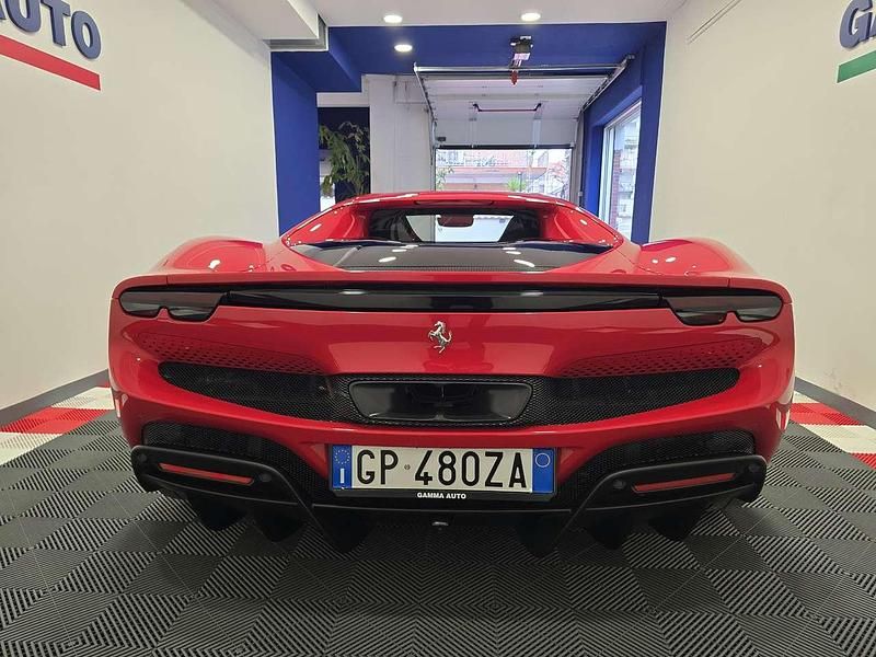 Usata Ferrari 296 663 CV (487 kW) 2023 Rosso corsa Coupé