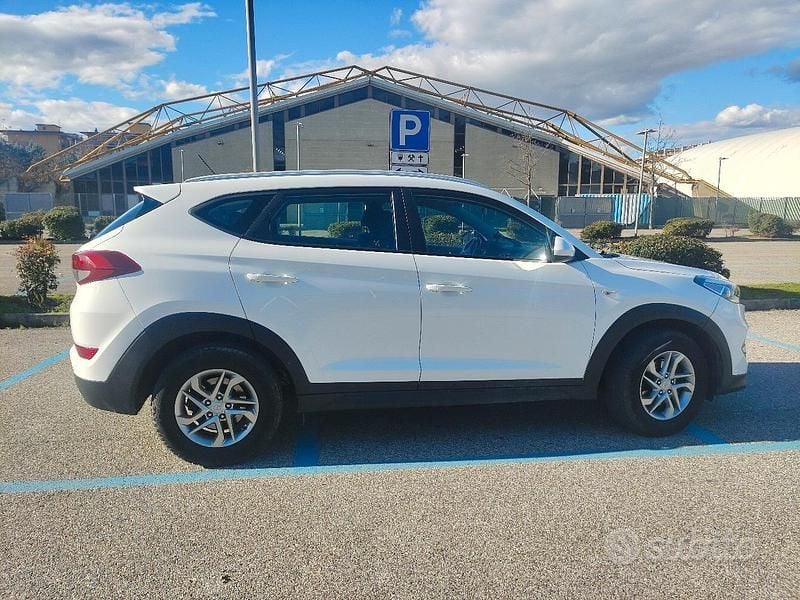 Usata Hyundai Tucson Comfort 116 CV (85 kW) 2016 Bianco SUV