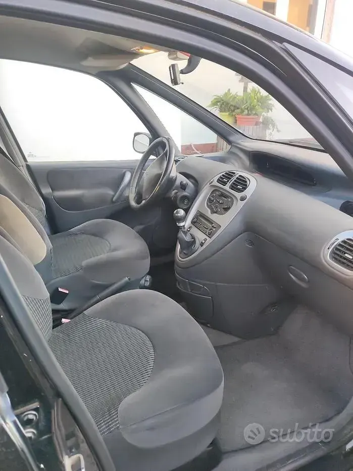 Usata Citroën Xsara Picasso 109 CV (80 kW) 2008 Nero Monovolume