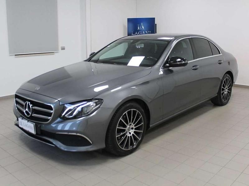 Usata Mercedes E200 160 CV (117 kW) 2020 Grigio Berlina