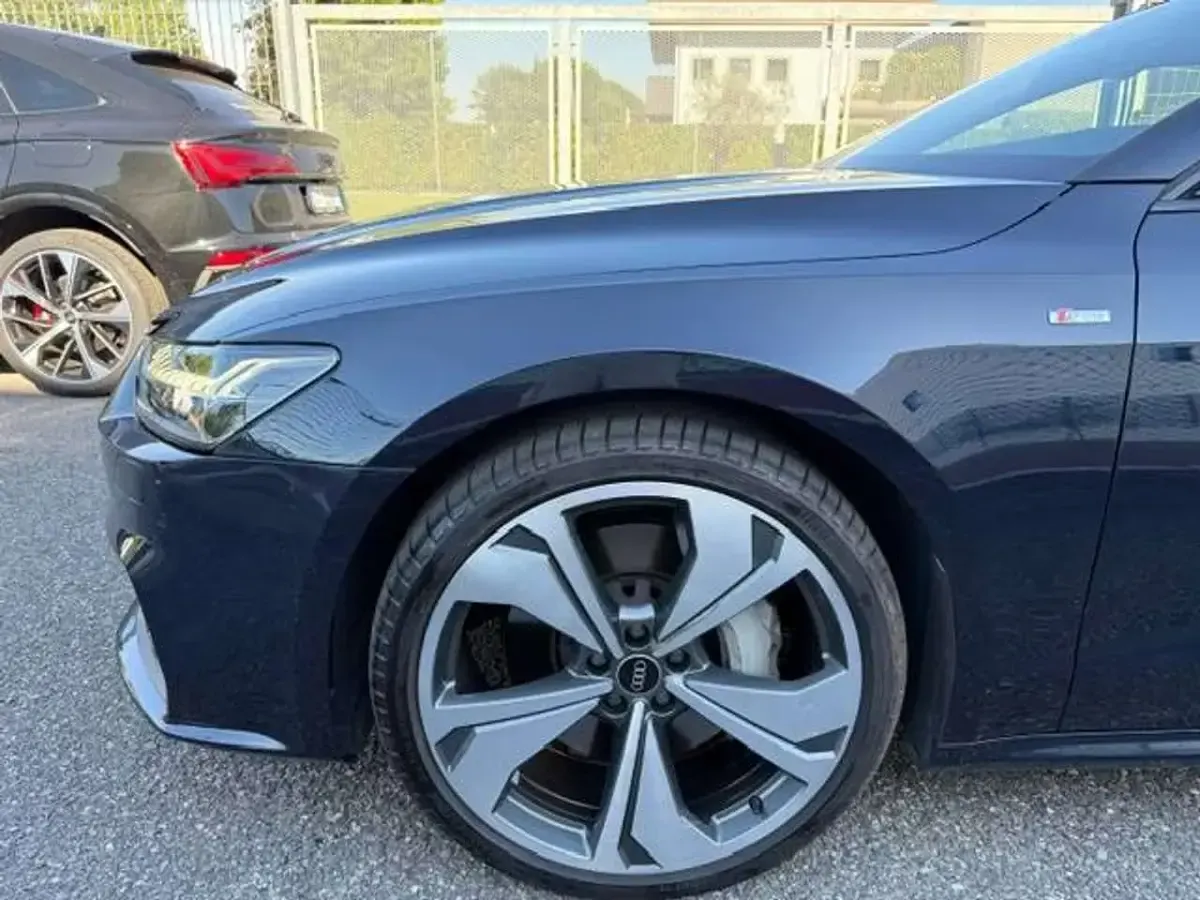 Usata Audi A7 S-Line 265 CV (194 kW) 2024 Blu firmamento metallizzato Berlina