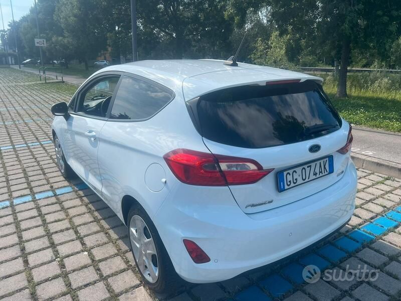 Usata Ford Fiesta 125 CV (91 kW) 2021 Bianco Utilitaria