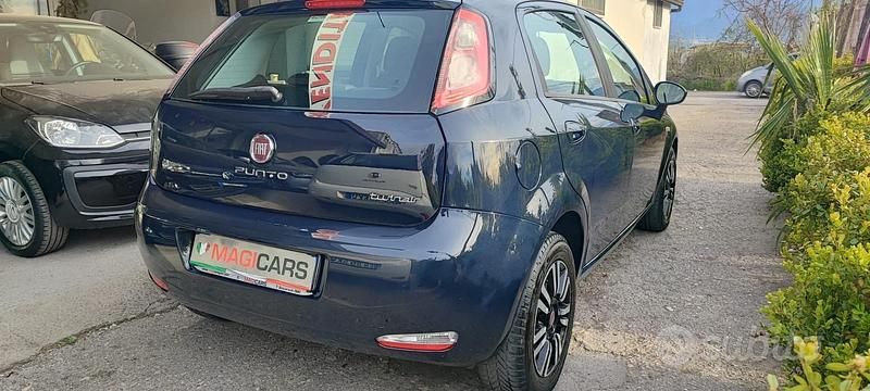 Usata Fiat Punto 84 CV (61 kW) 2012 Blu Utilitaria