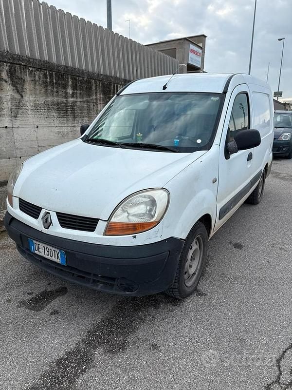 Usata Renault Kangoo 57 CV (41 kW) 2006 Bianco Monovolume