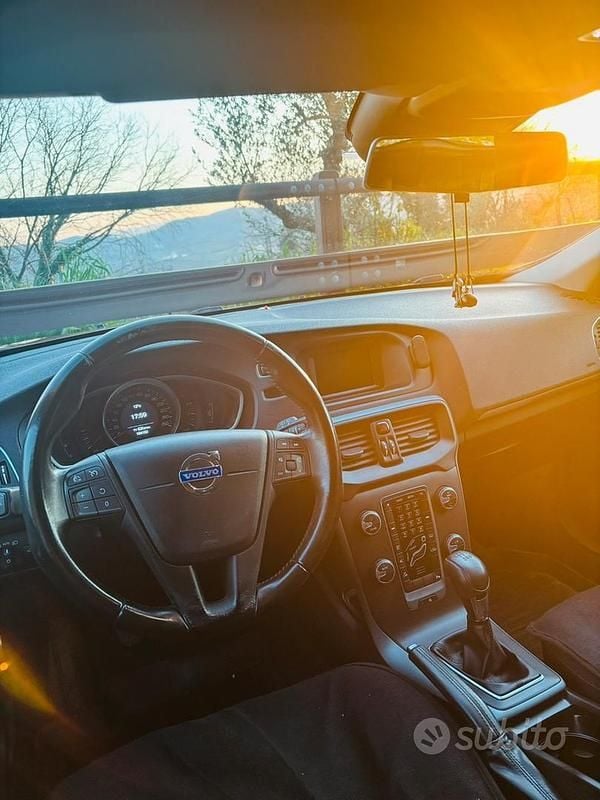 Usata Volvo V40 115 CV (84 kW) 2015 Berlina